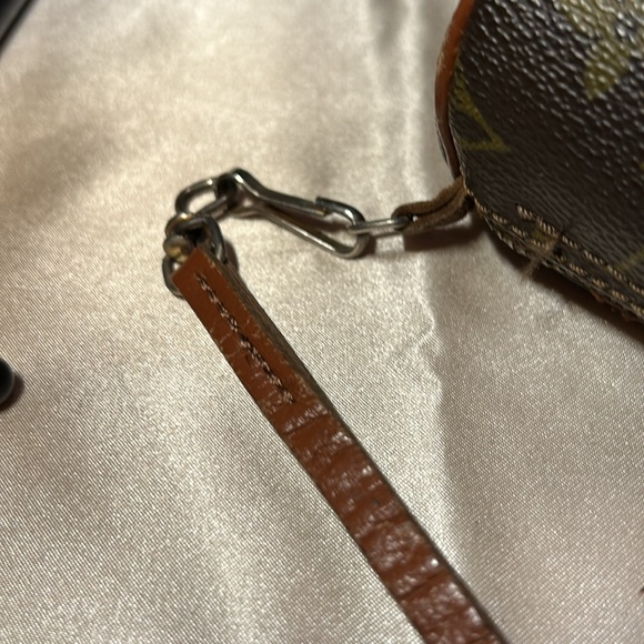 Louis Vuitton Pochette mini vintage Papilon zipper separation but still works - Picture 8 of 9